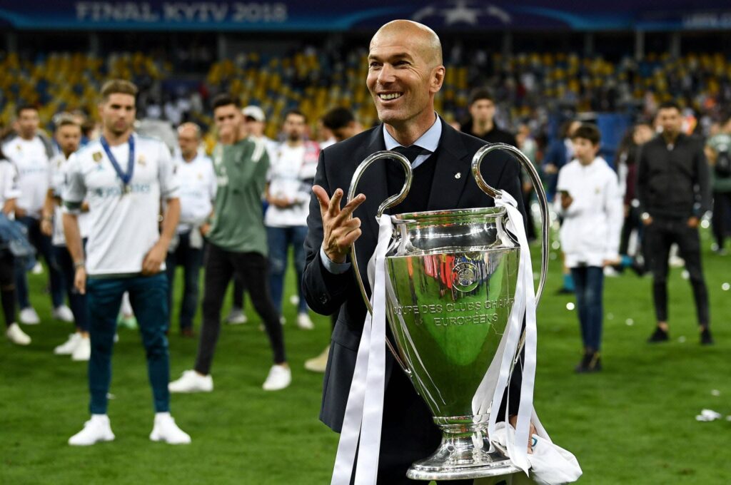 et-de-trois-pour-zizou-le-technicien-francais-est-definitivement-sur-une-autre-planete-photo-afp-franck-fife-1527450020